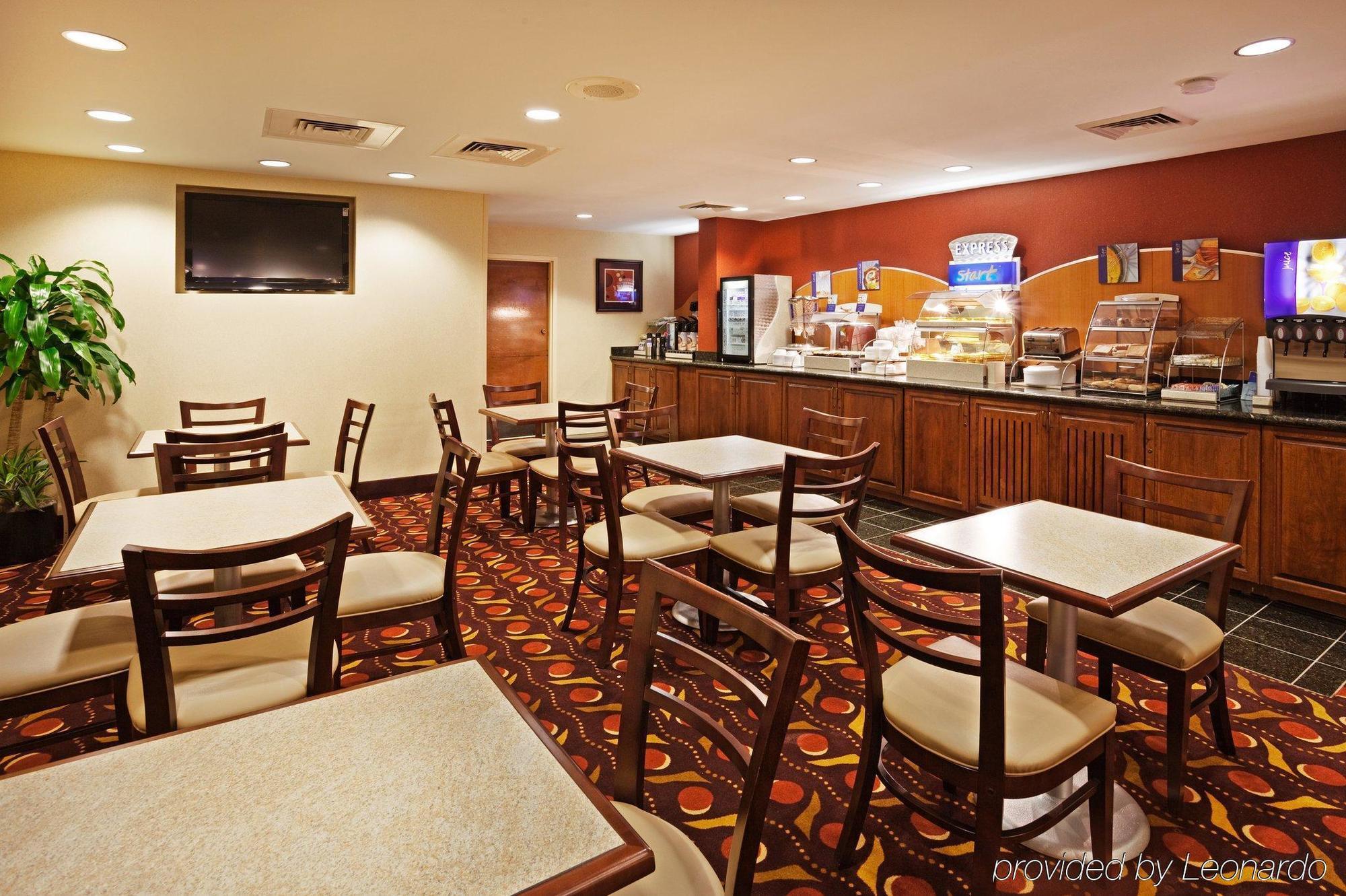 Comfort Suites Near Birkdale Village - Huntersville Restaurant photo